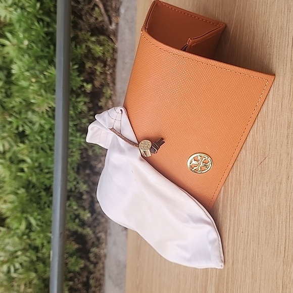 Tory Burch Orange Eyeglass Case With Poach - Picture 7 of 7